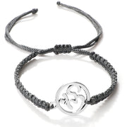 મહિલાઓ માટે હાથથી બનાવેલ બ્રેસલેટ OM સિમ્બોલ ચાર્મ રેડ બ્લેક બ્રેઇડેડ રોપ સ્ટ્રિંગ એડજસ્ટેબલ બ્રેસલેટ પુરુષોની મિત્રતા માટે લકી જ્વેલરી ગિફ્ટ