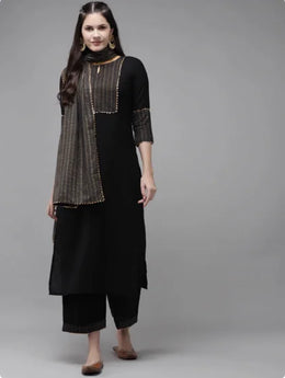 ભારતમાં આયાતી મહિલા કપડાં પ્રિન્ટેડ ભરતકામ સેટ