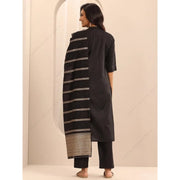 પરંપરાગત મહિલાઓનો કાળો પ્લીટેડ કુર્તા સેટ પટ્ટાવાળા દુપટ્ટા પેન્ટ સાથે ભવ્ય એથનિક ભારતીય સૂટ દૈનિક તહેવારોના વસ્ત્રો પાકિસ્તાની