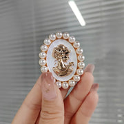 Fashion Pearl Maple Leaf Rhinestone Brooches For Women Elegant Metal Fixed Clothing Pins Daily Jewelry Accessories
