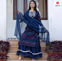 ભારતીય મહિલા શુદ્ધ સુતરાઉ ભરતકામવાળી સિક્વિન રાઉન્ડ નેક ડાર્ક બ્લુ ટુ-પીસ આઉટફિટ