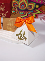 દિવાળી પિરામિડ ગિફ્ટ બોક્સ સેટ, ગોલ્ડન દિવાળી પ્રિન્ટ, તહેવારની દિવાળી ભેટ, ભેટ અને સજાવટ માટે વપરાય છે, ભારતીય તહેવારની ભેટ બોક્સ