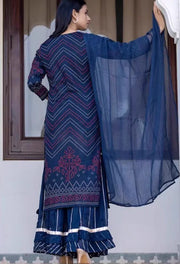 ભારતીય મહિલા શુદ્ધ સુતરાઉ ભરતકામવાળી સિક્વિન રાઉન્ડ નેક ડાર્ક બ્લુ ટુ-પીસ આઉટફિટ