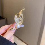 Fashion Pearl Maple Leaf Rhinestone Brooches For Women Elegant Metal Fixed Clothing Pins Daily Jewelry Accessories