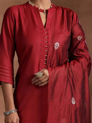 ભારતીય મહિલાઓના કપડાં નવા એથનિક સ્ટાઇલ રેડ સ્પ્રિંગ સમર વી-નેક કોટન બ્લેન્ડ થ્રી-ક્વાર્ટર સ્લીવ જેક્વાર્ડ થ્રી-પીસ સેટ