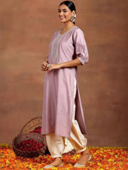 ભારતીય મહિલા કપડાં અનોખા રાઉન્ડ નેક લૂઝ પર્પલ એક્ઝોટિક સ્ટાઇલ કોટન બ્લેન્ડ એમ્બ્રોઇડરી કરેલ વસંત ઉનાળાની મધ્ય-લંબાઈનો ટોપ