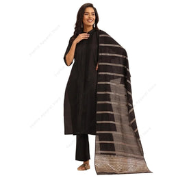 પરંપરાગત મહિલાઓનો કાળો પ્લીટેડ કુર્તા સેટ પટ્ટાવાળા દુપટ્ટા પેન્ટ સાથે ભવ્ય એથનિક ભારતીય સૂટ દૈનિક તહેવારોના વસ્ત્રો પાકિસ્તાની